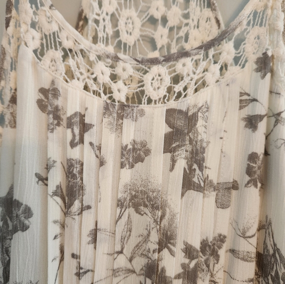 Hem & Thread White and Gray Spaghetti Strap Dress with embroidered  neck Size S - Picture 2 of 5